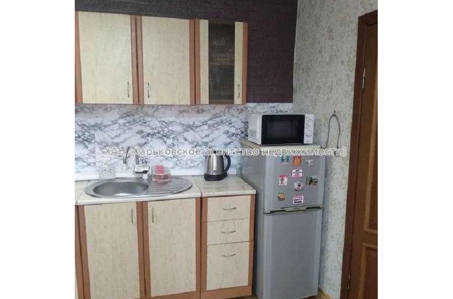 Продам квартиру, Достоевского въезд , 2 кім., 40 м², косметический ремонт 