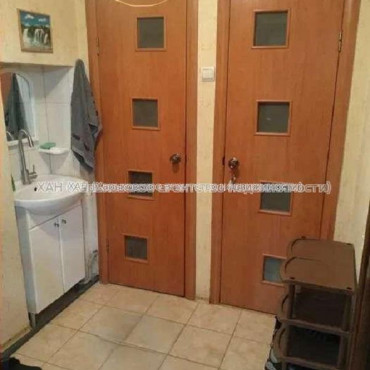 Продам квартиру, Каменярский въезд , 2 кім., 40 м², косметический ремонт 