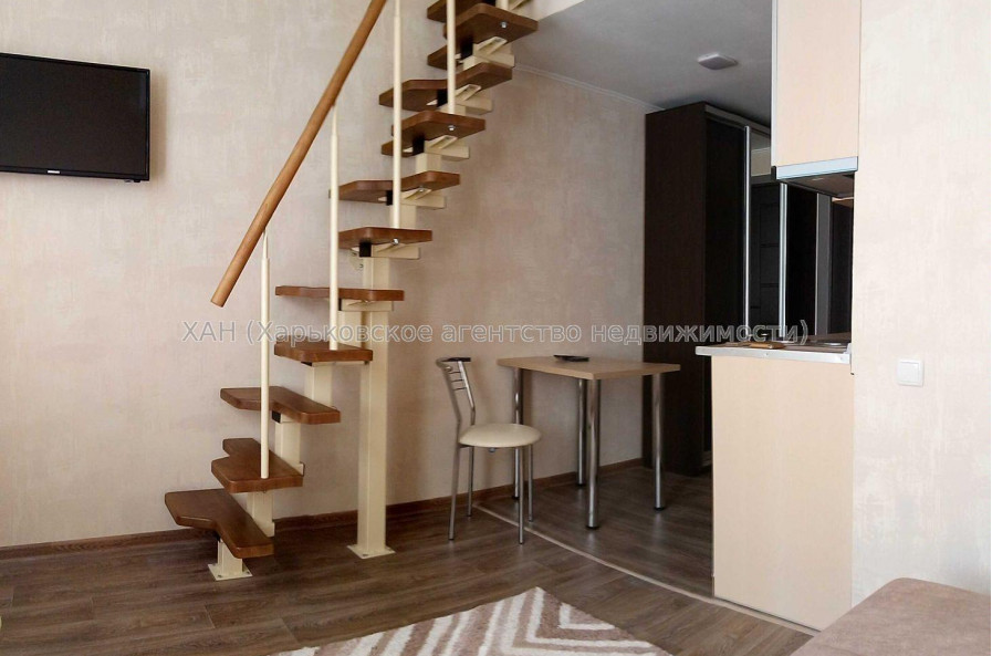 Продам квартиру, Хмельницкого Богдана ул. , 1  ком., 27 м², авторский дизайн 