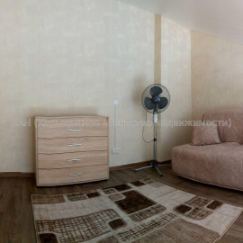 Продам квартиру, Хмельницкого Богдана ул. , 1 кім., 27 м², авторский дизайн