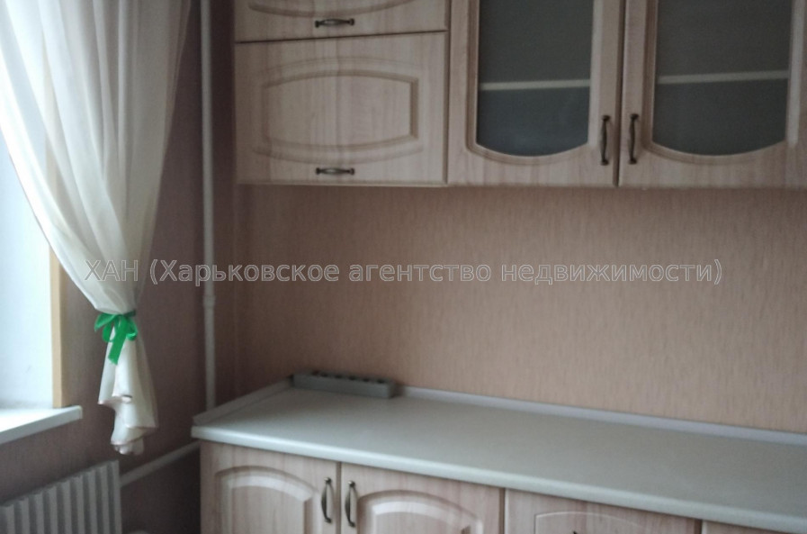 Продам квартиру, Ахсарова Энвера ул. , 3  ком., 68 м², капитальный ремонт 