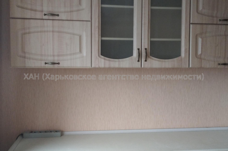 Продам квартиру, Ахсарова Энвера ул. , 3  ком., 68 м², капитальный ремонт 