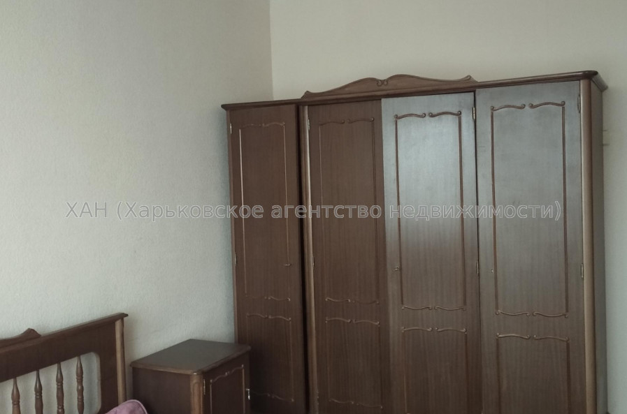 Продам квартиру, Ахсарова Энвера ул. , 3  ком., 68 м², капитальный ремонт 