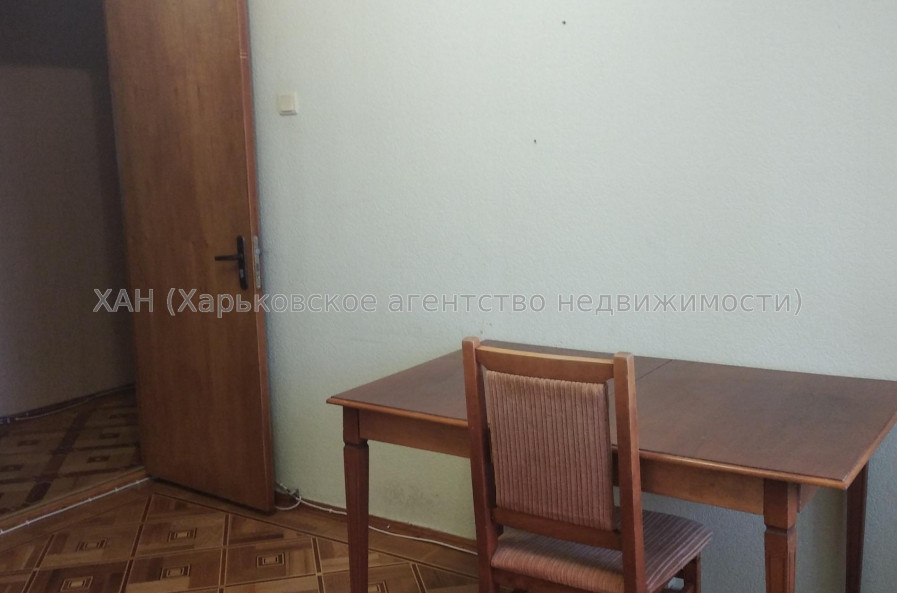 Продам квартиру, Ахсарова Энвера ул. , 3  ком., 68 м², капитальный ремонт 