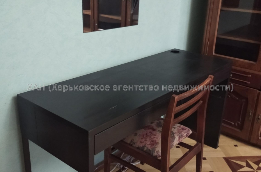 Продам квартиру, Ахсарова Энвера ул. , 3 кім., 68 м², капитальный ремонт 