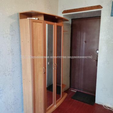 Продам квартиру, Коммунальщиков ул. , 1 кім., 18 м², косметический ремонт 