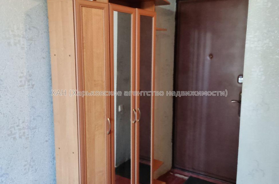 Продам квартиру, Коммунальщиков ул. , 1  ком., 18 м², косметический ремонт 