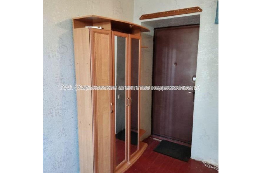 Продам квартиру, Коммунальщиков ул. , 1  ком., 18 м², косметический ремонт 