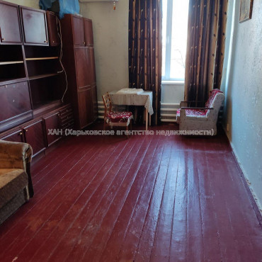 Продам квартиру, Коммунальщиков ул. , 1 кім., 18 м², косметический ремонт 