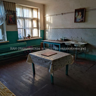 Продам квартиру, Коммунальщиков ул. , 1 кім., 18 м², косметический ремонт 