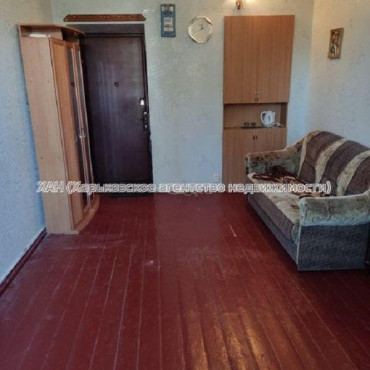 Продам квартиру, Коммунальщиков ул. , 1 кім., 18 м², косметический ремонт 