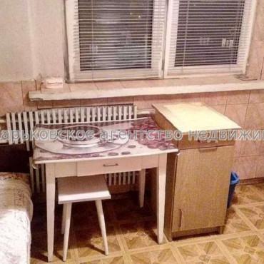 Продам квартиру, Сергеевская ул. , 2 кім., 54 м², косметический ремонт 