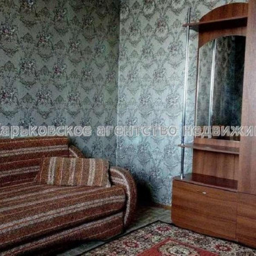 Продам квартиру, Сергеевская ул. , 2 кім., 54 м², косметический ремонт 