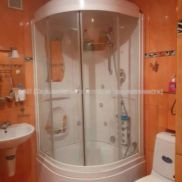 Продам квартиру, Жасминовый б-р , 5 кім., 120 м², капитальный ремонт 