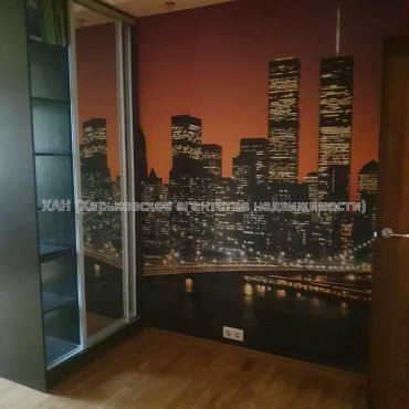 Продам квартиру, Жасминовый б-р , 5 кім., 120 м², капитальный ремонт 