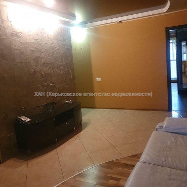 Продам квартиру, Жасминовый б-р , 5  ком., 120 м², капитальный ремонт 