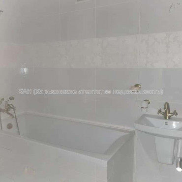 Продам квартиру, Жасминовый б-р , 5 кім., 120 м², капитальный ремонт 