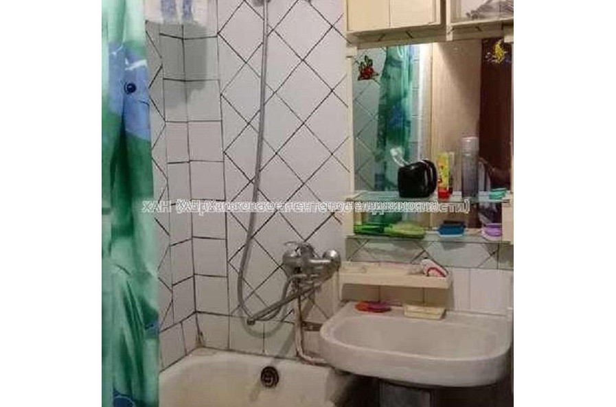 Продам квартиру, Амосова ул. , 3  ком., 65 м², косметический ремонт 