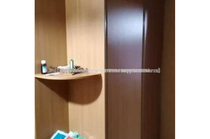 Продам квартиру, Амосова ул. , 3  ком., 65 м², косметический ремонт 