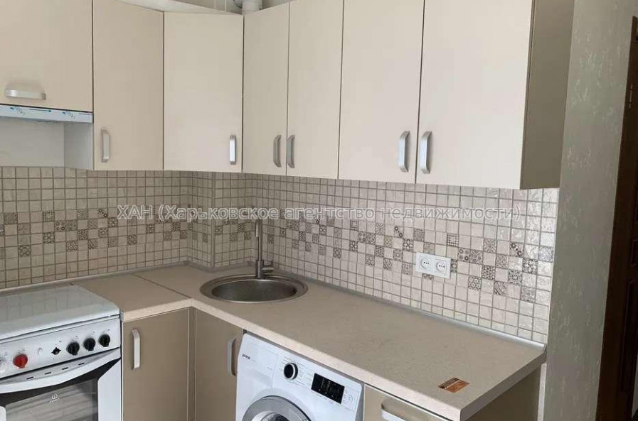 Продам квартиру, Тракторостроителей просп. , 1 кім., 33 м², капитальный ремонт 