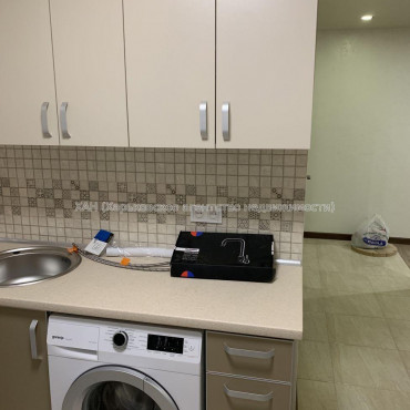 Продам квартиру, Тракторостроителей просп. , 1 кім., 33 м², капитальный ремонт 