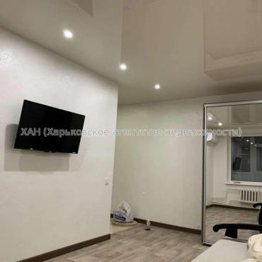 Продам квартиру, Тракторостроителей просп. , 1 кім., 33 м², капитальный ремонт 