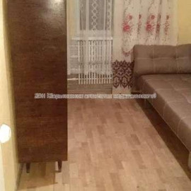 Продам квартиру, Гвардейцев Широнинцев ул. , 2  ком., 44 м², косметический ремонт