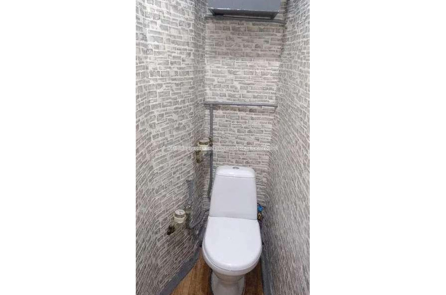 Продам квартиру, Гвардейцев Широнинцев ул. , 2  ком., 44 м², косметический ремонт 