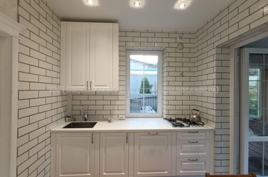 Продам будинок, Зеленогайский просп. , 110 м², 10 соток, капитальный ремонт 