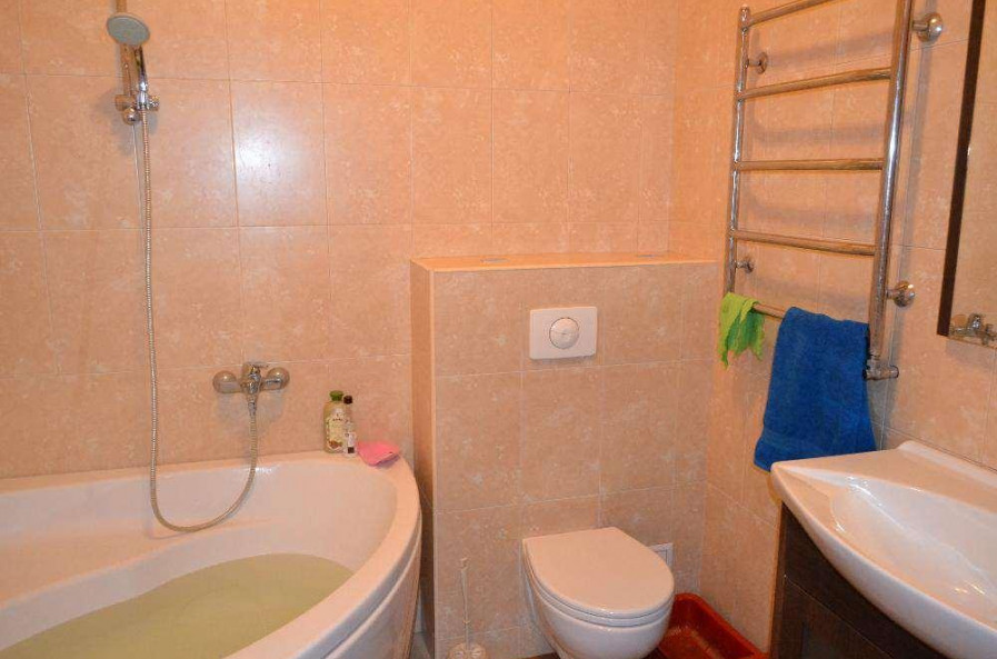 Продам квартиру, Барабашова академика ул. , 2  ком., 85 м², капитальный ремонт 