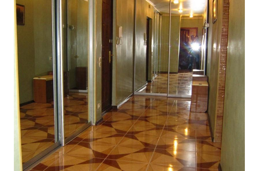 Продам квартиру, Барабашова академика ул. , 2  ком., 85 м², капитальный ремонт 
