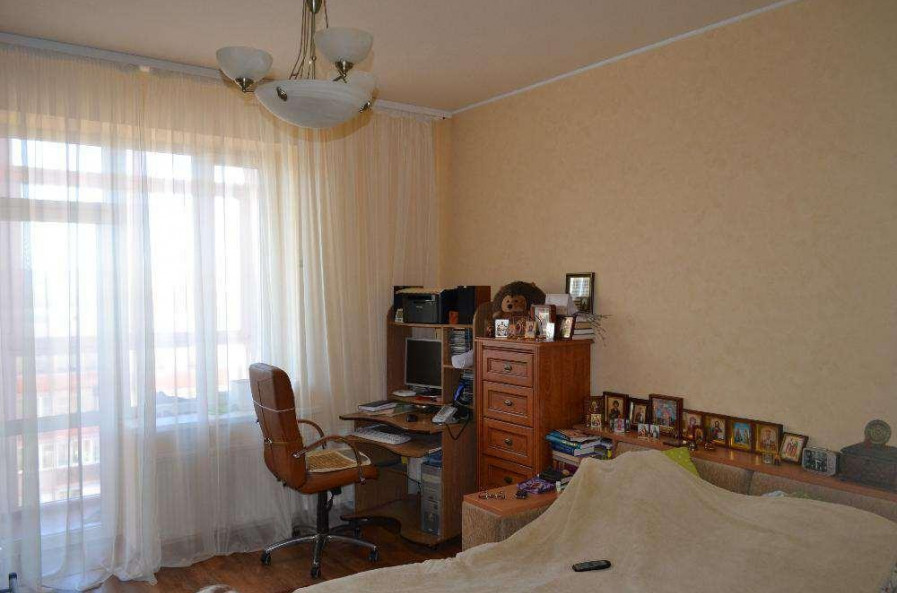 Продам квартиру, Барабашова академика ул. , 2  ком., 85 м², капитальный ремонт 