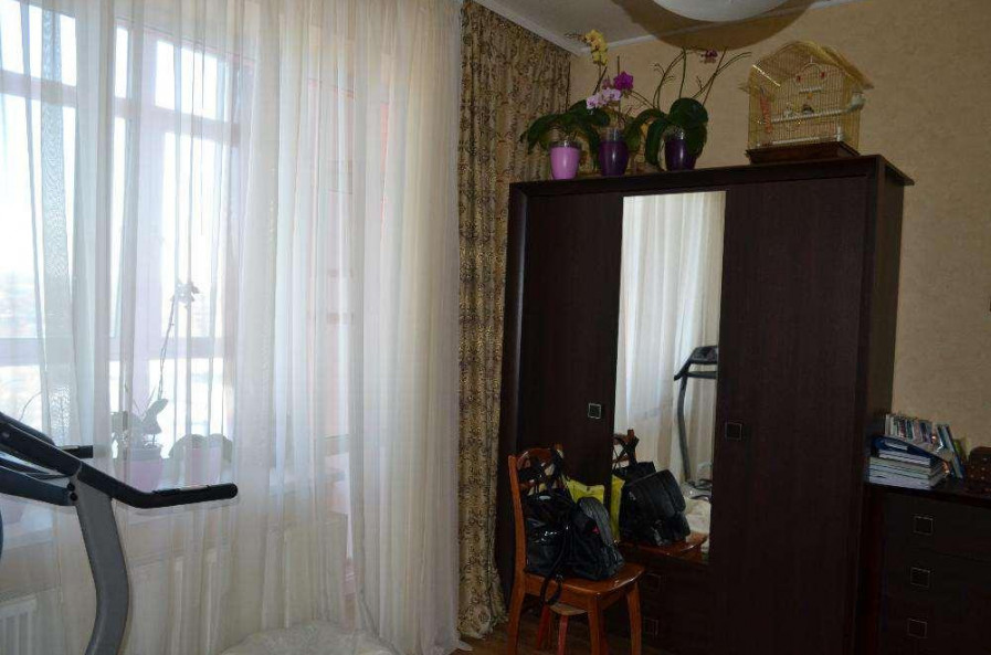 Продам квартиру, Барабашова академика ул. , 2  ком., 85 м², капитальный ремонт 