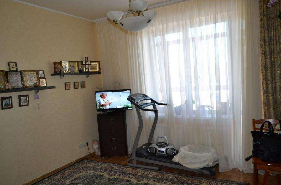 Продам квартиру, Барабашова академика ул. , 2  ком., 85 м², капитальный ремонт 