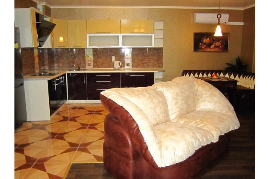 Продам квартиру, Барабашова академика ул. , 2  ком., 85 м², капитальный ремонт 