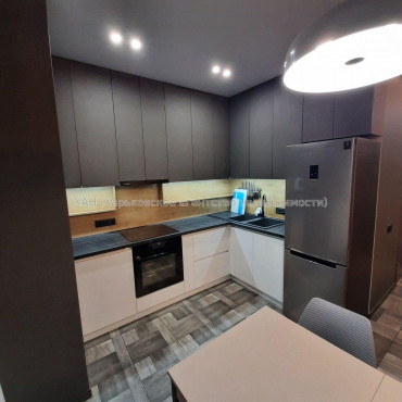 Продам квартиру, Качановская ул. , 2 кім., 57 м², авторский дизайн 