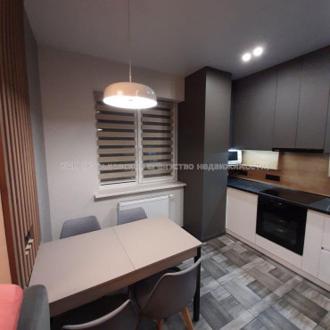 Продам квартиру, Качановская ул. , 2  ком., 57 м², авторский дизайн 