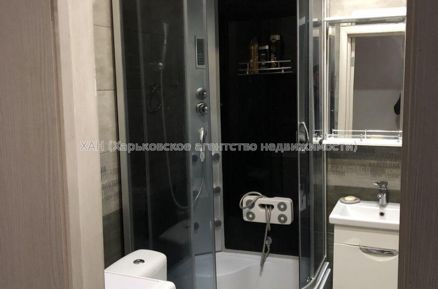 Продам квартиру, Дмитриевская ул. , 4  ком., 95 м², авторский дизайн 