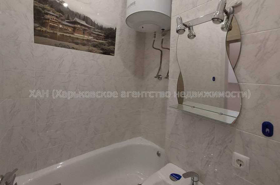 Продам квартиру, Белобровский пер. , 1 кім., 15 м², капитальный ремонт 