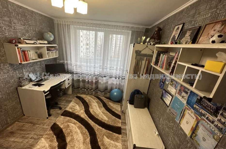 Продам квартиру, Гвардейцев Широнинцев ул. , 3  ком., 65 м², капитальный ремонт 