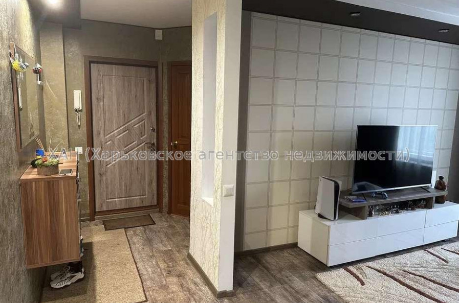 Продам квартиру, Гвардейцев Широнинцев ул. , 3  ком., 65 м², капитальный ремонт 