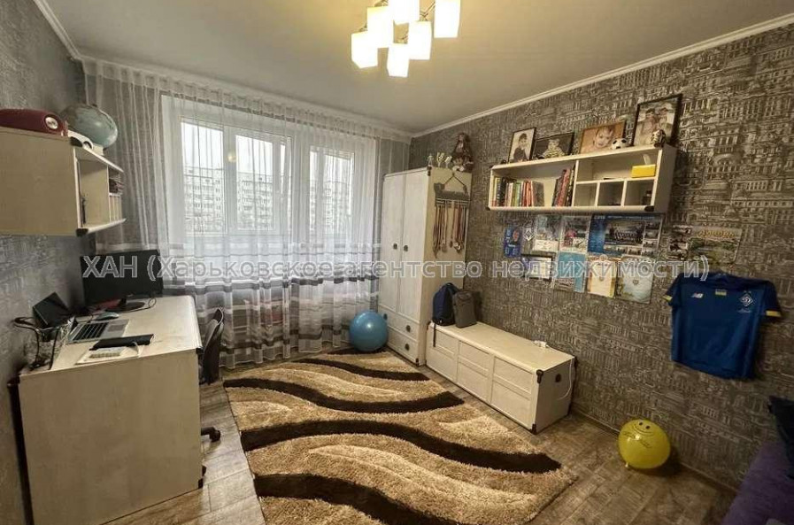 Продам квартиру, Гвардейцев Широнинцев ул. , 3  ком., 65 м², капитальный ремонт 