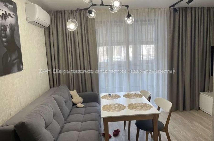 Продам квартиру, Мира ул. , 2 кім., 70 м², капитальный ремонт 
