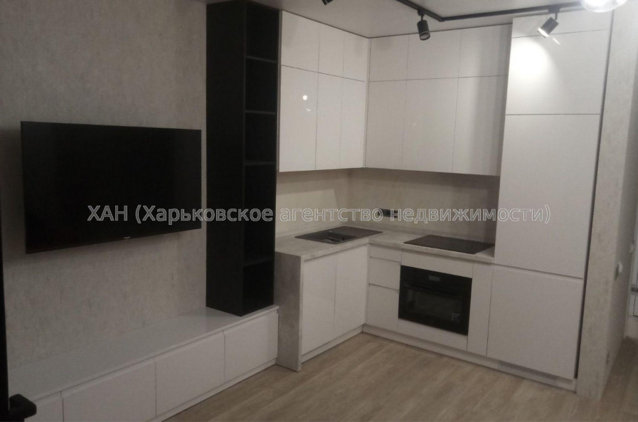 Продам квартиру, Мира ул. , 2 кім., 70 м², капитальный ремонт 