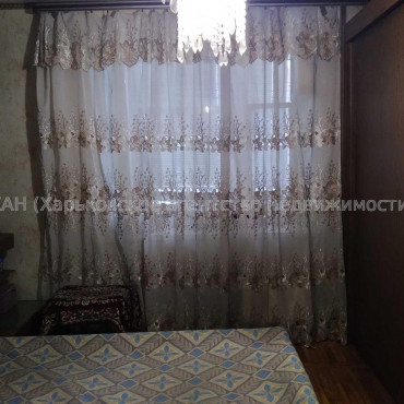 Продам квартиру, Гончаровский бул. , 3 кім., 68 м², косметический ремонт 