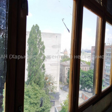 Продам квартиру, Гончаровский бул. , 3 кім., 68 м², косметический ремонт 