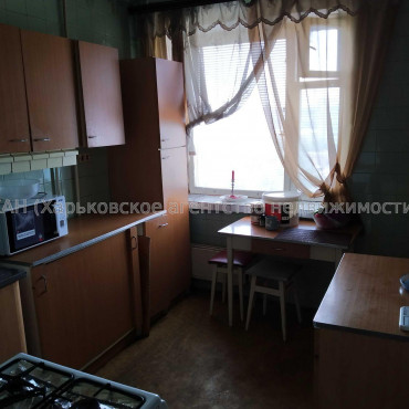 Продам квартиру, Гончаровский бул. , 3 кім., 68 м², косметический ремонт 
