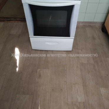 Продам квартиру, Гончаровский бул. , 3 кім., 68 м², косметический ремонт 