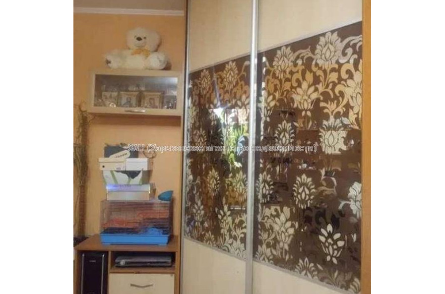 Продам квартиру, Владислава Зубенко ул. , 1 кім., 40 м², косметический ремонт 