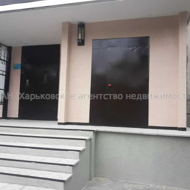 Продам квартиру, Метростроителей ул. , 3 кім., 64 м², косметический ремонт 